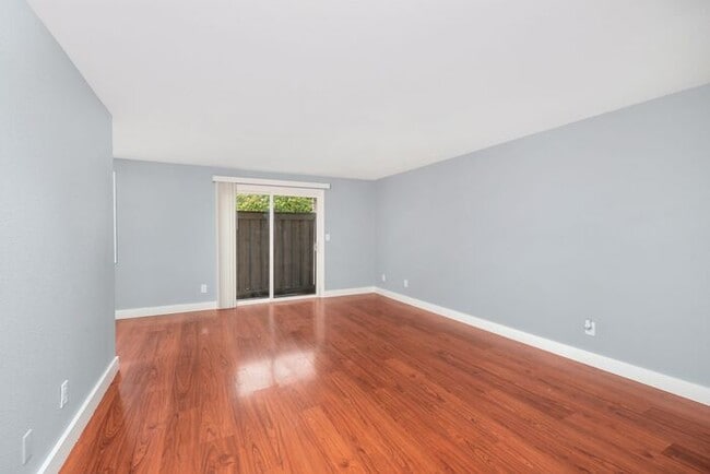 Building Photo - Cozy up in front of a fireplace in this beautiful 2bedroom!!!