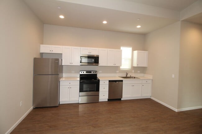 Building Photo - 2367 N Arthur Ave