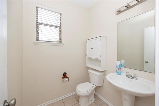 Building Photo - 5828 Pebble Ridge Dr