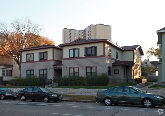 Primary Photo - 2723 Portland Ave S
