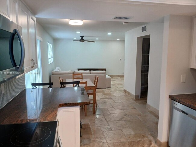 Building Photo - 1945 NW 4th Ave