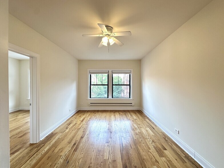Building Photo - 755 W Cornelia Ave