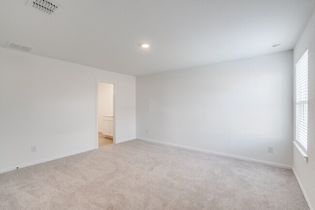Building Photo - 3335 Gingham Pt