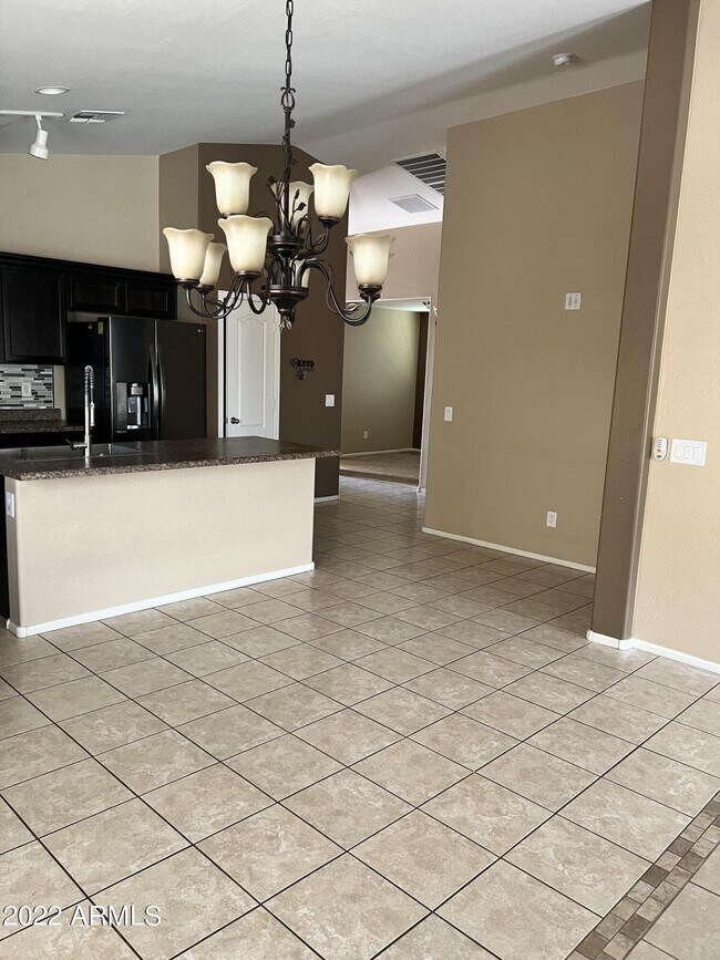 Building Photo - 3406 S 88th Ln