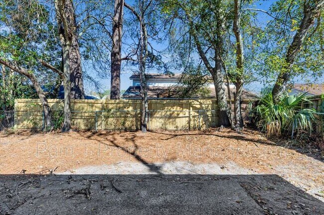 Building Photo - 120 Fox Chase Rd