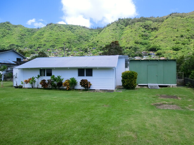 Building Photo - Right in the Heart of Manoa Valley - Fully...