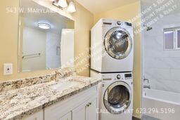 Building Photo - **Move in Special!** 2 Bed/1 Bath ready fo...