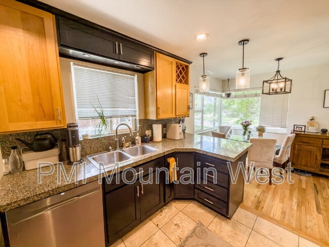 Building Photo - 2323 Bryan Ave