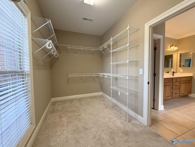 Building Photo - 118 Crystal Lake Dr