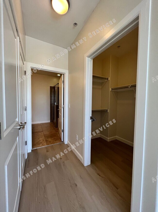 Building Photo - Scottsdale Luxury 2 Bed Condo with Mountain Views - Gated Artesia - Water Included
