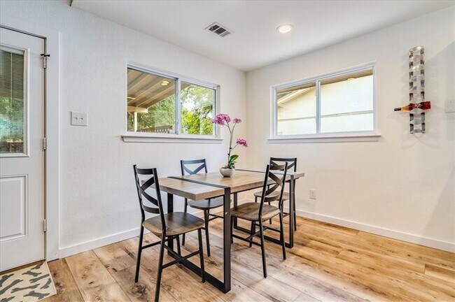 Building Photo - 11322 Bristle Oak Trail