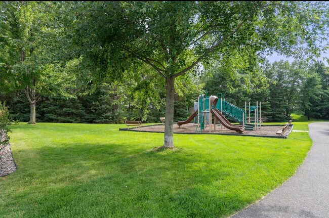 Building Photo - 3183 Frontier Dr