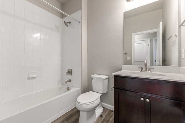 Building Photo - Castle pines 3 bed / 3 bath townhome for rent