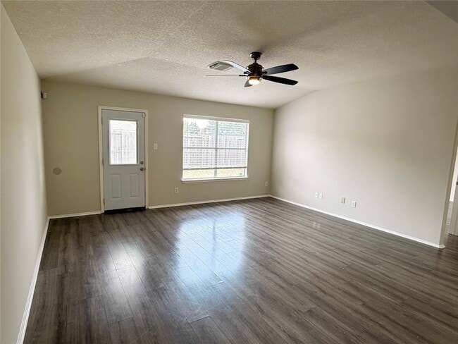 Building Photo - 631 Kiley Dr