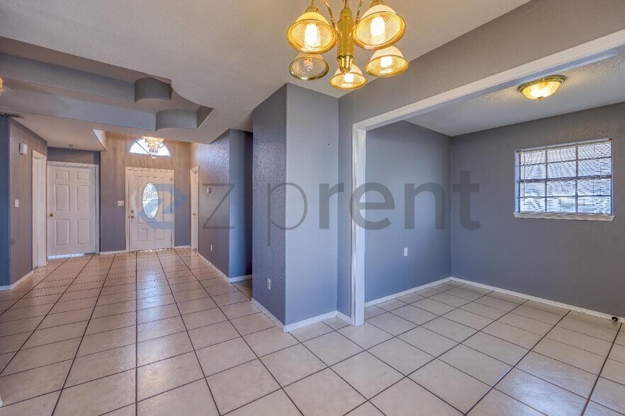 Building Photo - Unit