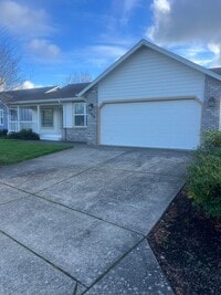 Building Photo - Great Single level Home!