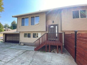 Building Photo - Modern 4-Bedroom Retreat Near Lake Whatcom...