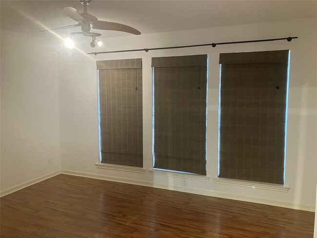 Building Photo - 3809 Spicewood Springs Rd