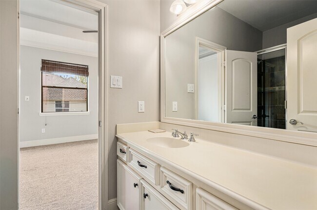 Building Photo - 4523 Maple St