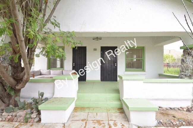 Building Photo - Charming Armory Park Bungalow with Private Off-Street Parking