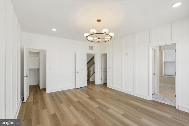 Building Photo - 20799 Lamlash Ter