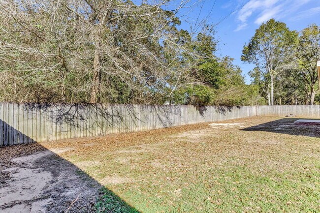 Building Photo - 5441 Pescara Dr