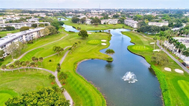 Building Photo - 3001 Portofino Isle