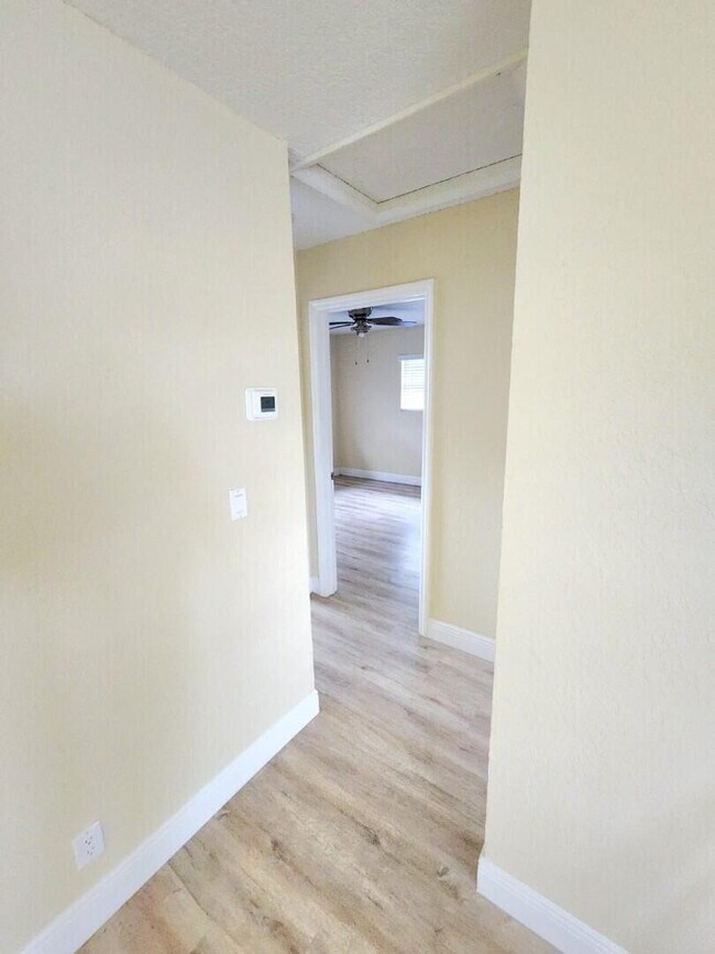Building Photo - 4875 Orlando Ave