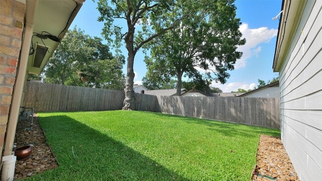 Building Photo - 21626 Park Tree Ln