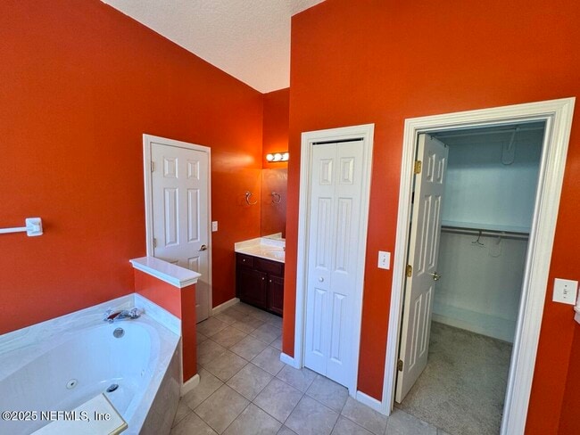 Building Photo - 12067 Hanson Creek Dr