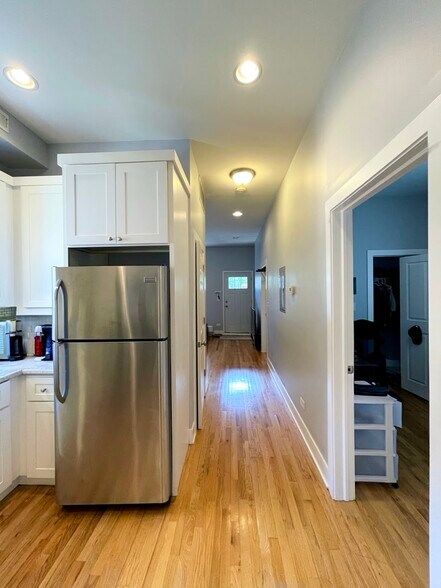 Hallway - 2135 S Fairfield Ave