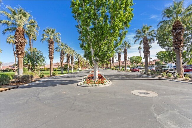Building Photo - 41220 Woodhaven Dr W