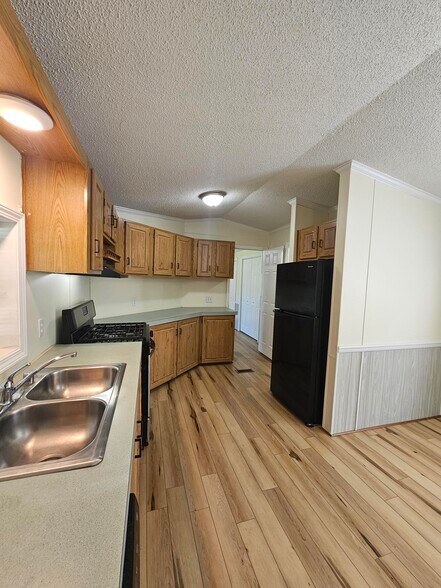Building Photo - 25 Mapledale Acres