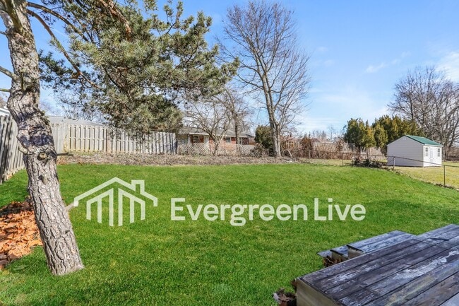 Building Photo - 10662 Chelmsford Rd