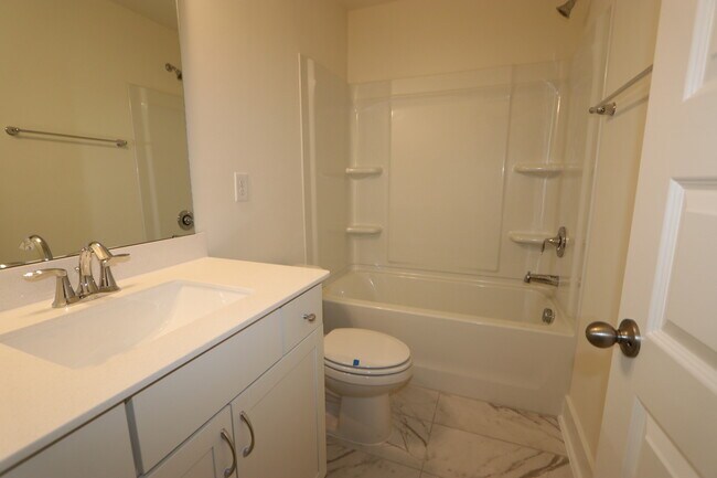 Building Photo - 493 Clark Creek Ln