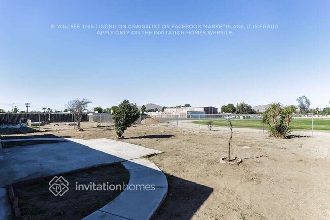 Building Photo - 24650 Myrna St