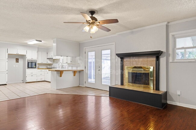 Building Photo - 8806 Fox Hollow Dr