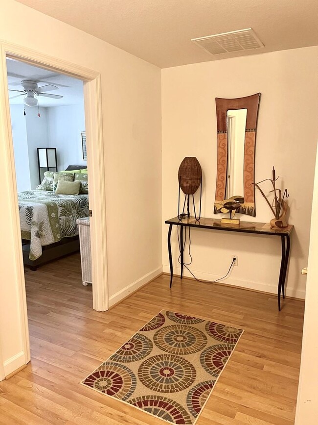 Building Photo - In the Heart of Tradition--3/2.5/2 Townhome!