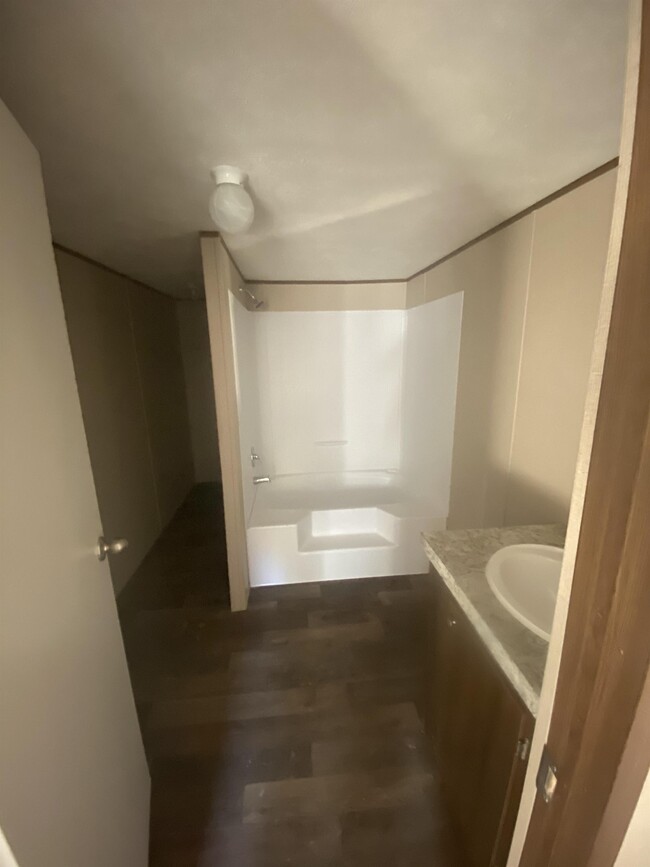 Building Photo - 226 Stinson Dr