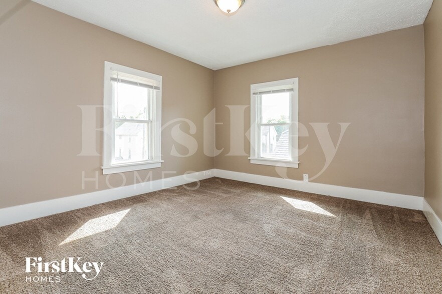 Building Photo - 754 North Ave