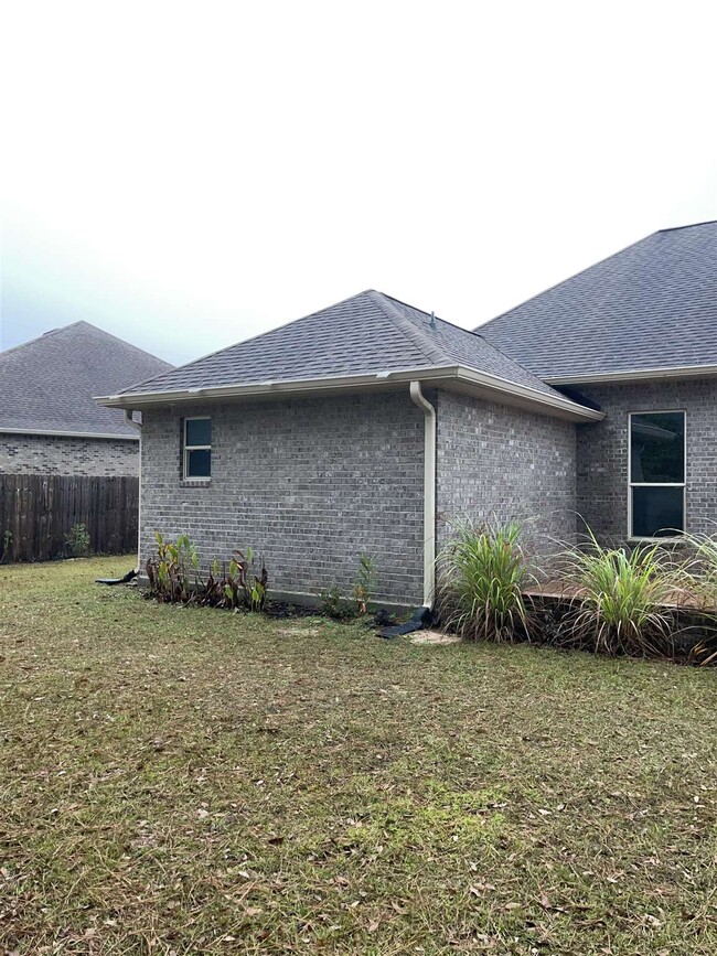 Building Photo - 4811 Spears St