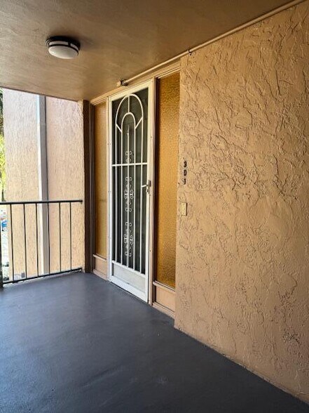 Building Photo - 3100 N Pine Island Rd