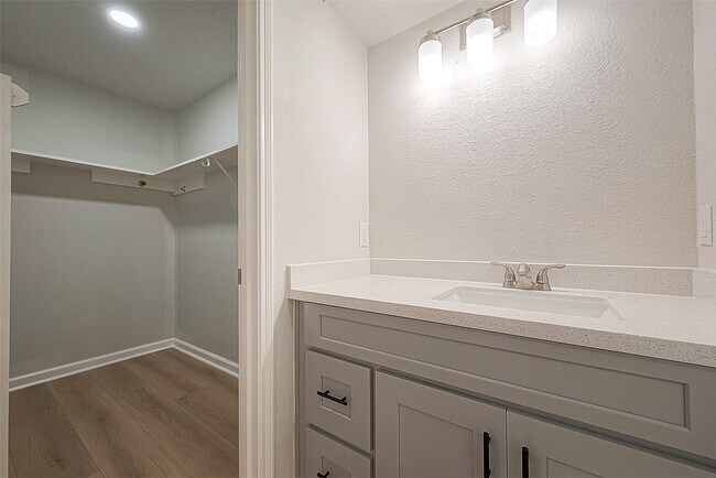 Building Photo - 6919 Maczali Dr