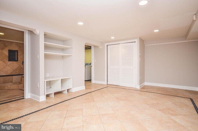 Building Photo - 7205 46th St