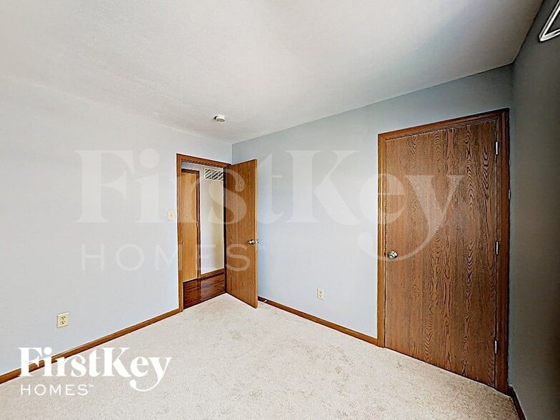 Building Photo - 7011 Blue Mountain Dr