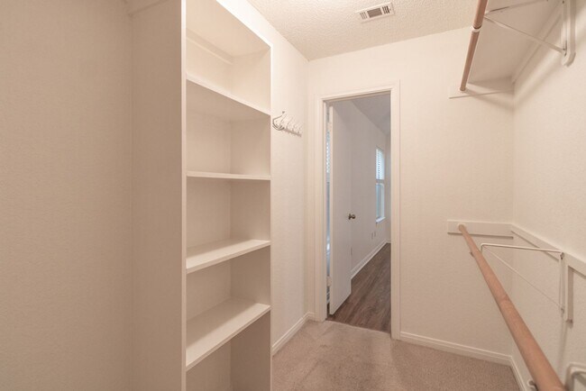 Building Photo - 2411 Raintree Path