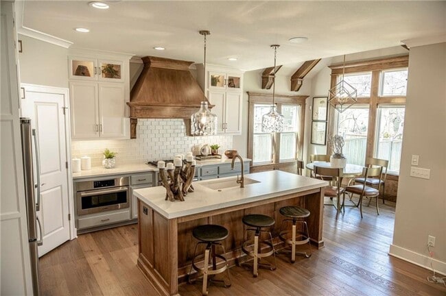 Building Photo - {4620}  Built in 2019 + Primary Bedroom on...