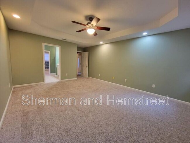 Building Photo - 914 Cannock St