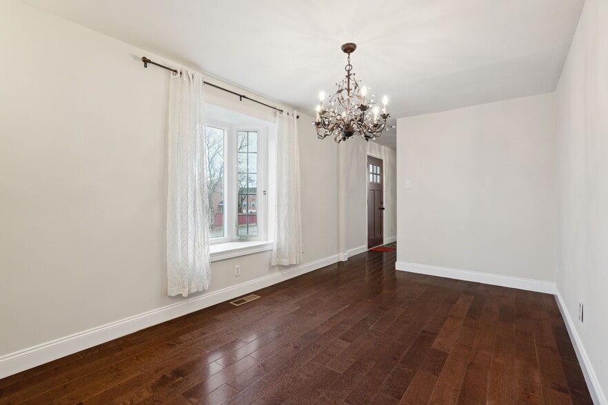 Dining Room - 100 Rennard Ter