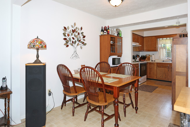 Dining Area - North Road Luxury Townhomes